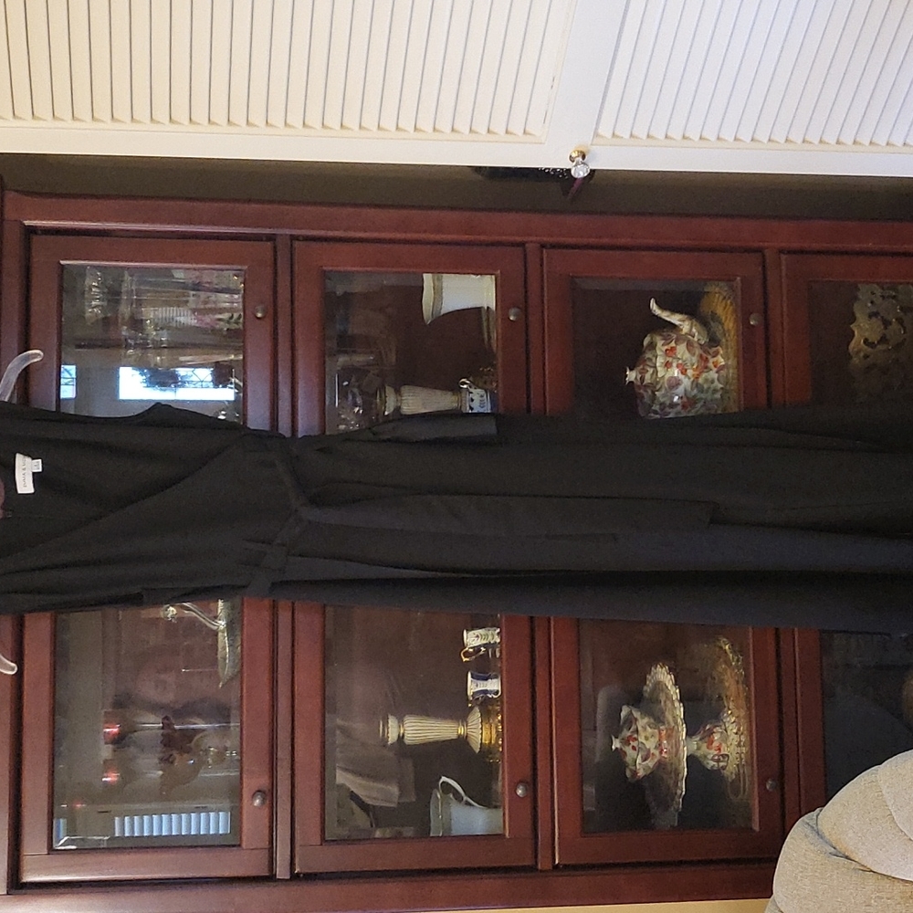 Pant suit, short sleeves,high legs split. Very sexy